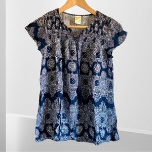 SHORT SLEEVE KEYHOLE TASSEL TIE TOP BLOUSE